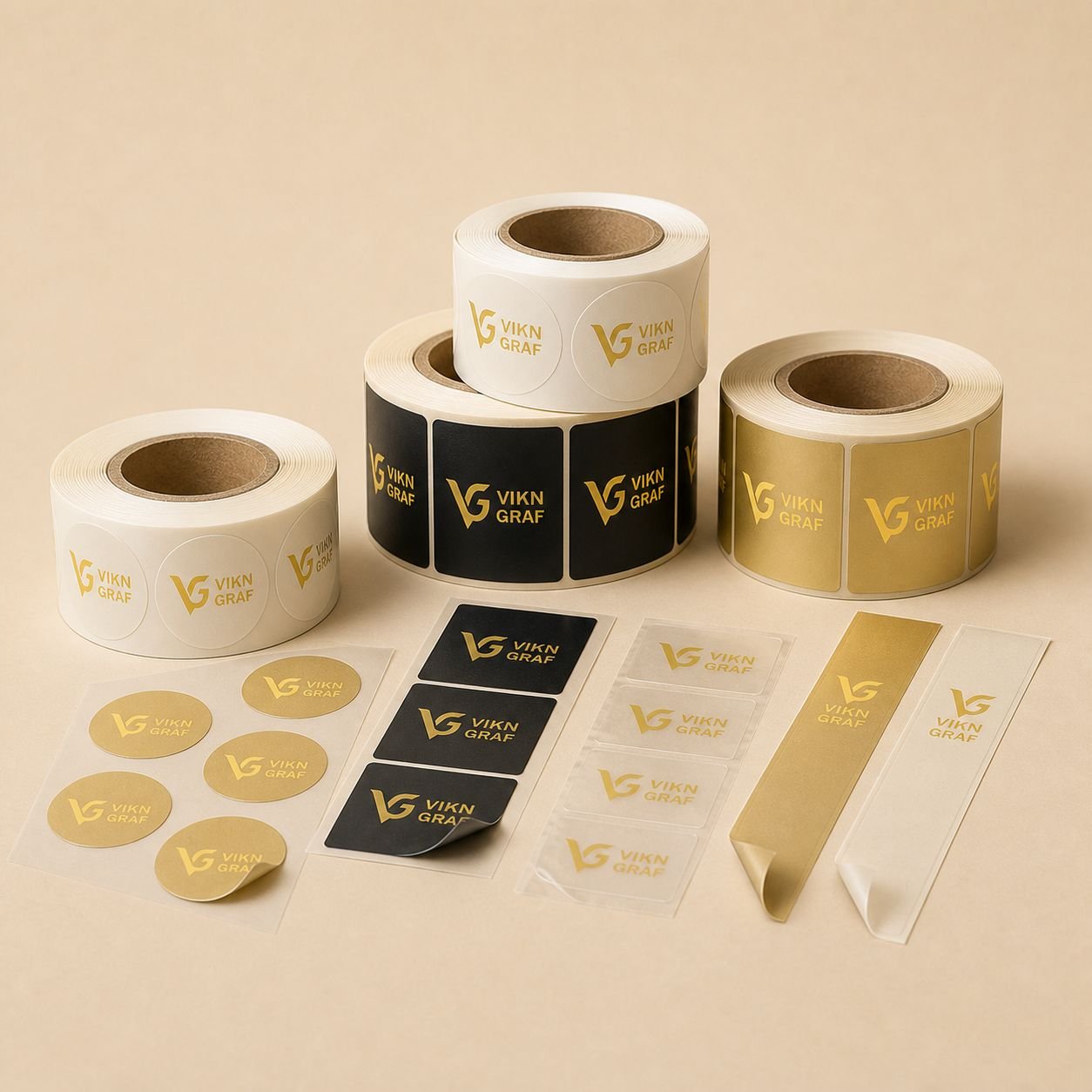 Adesivos personalizados da Vikn Gráfica em rolos, para fechamento de embalagem