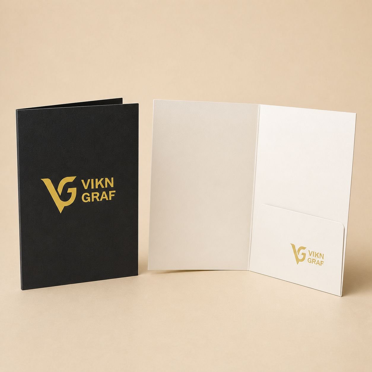 Pastas comerciais personalizadas da Vikn Gráfica, com bolsa interna